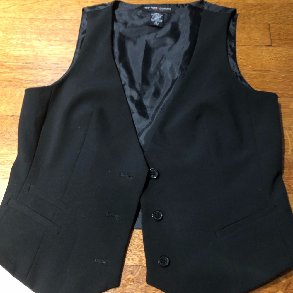 NY&Co 3 button woman’s vest. Gently used